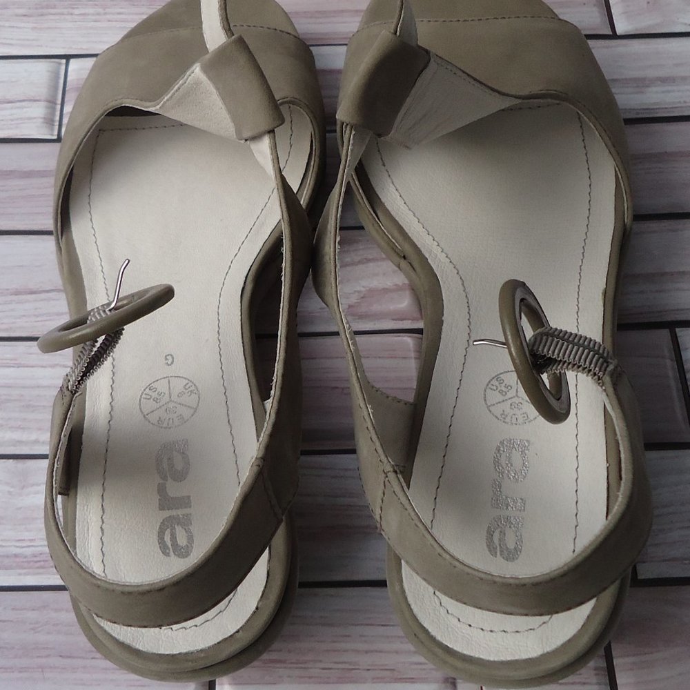 SIZE US 8.5. ARA Luftpolster nubuck leather slingback wedge sandals. - Picture 11 of 16
